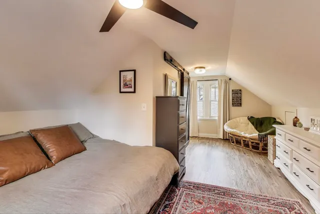 $275,000 | 21465 West Cres Drive, Mundelein, IL 60060