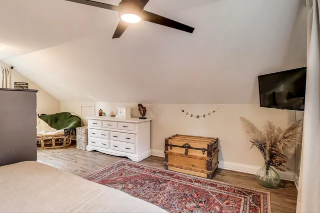 $275,000 | 21465 West Cres Drive, Mundelein, IL 60060