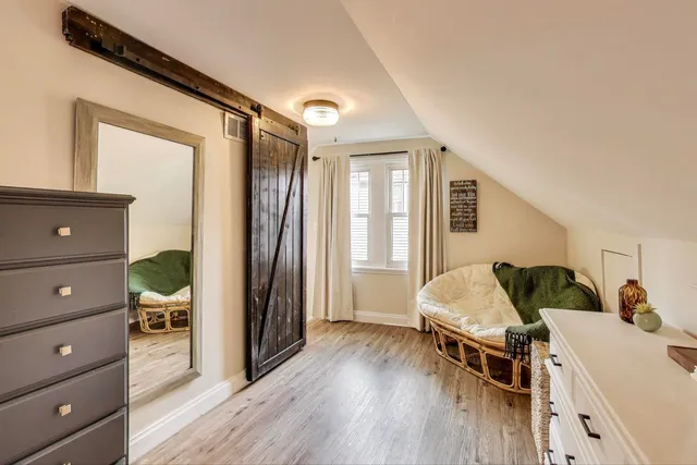 $275,000 | 21465 West Cres Drive, Mundelein, IL 60060