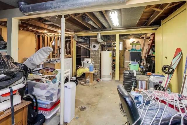 $275,000 | 21465 West Cres Drive, Mundelein, IL 60060