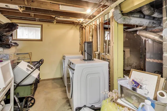 $275,000 | 21465 West Cres Drive, Mundelein, IL 60060