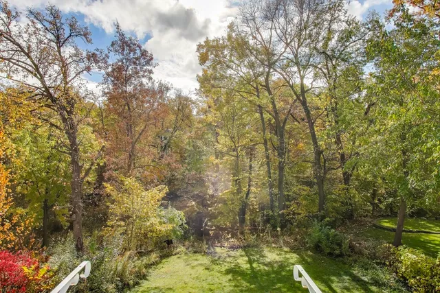 $275,000 | 21465 West Cres Drive, Mundelein, IL 60060