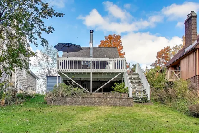 $275,000 | 21465 West Cres Drive, Mundelein, IL 60060