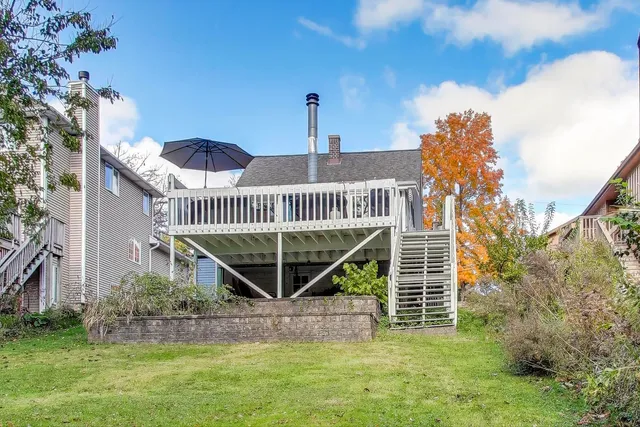 $275,000 | 21465 West Cres Drive, Mundelein, IL 60060