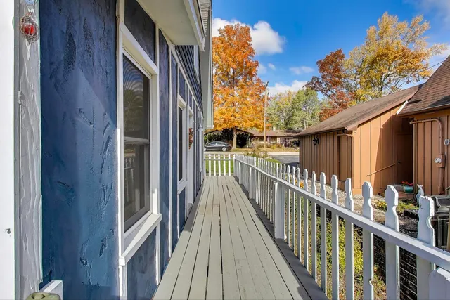 $275,000 | 21465 West Cres Drive, Mundelein, IL 60060