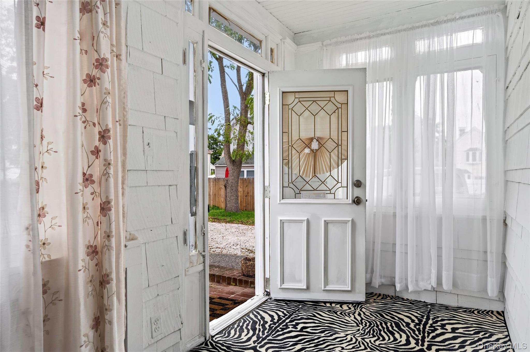 8 Juliet Street Bay Shore, NY 11706 - Photo 3 of 26 Gallery Image 3