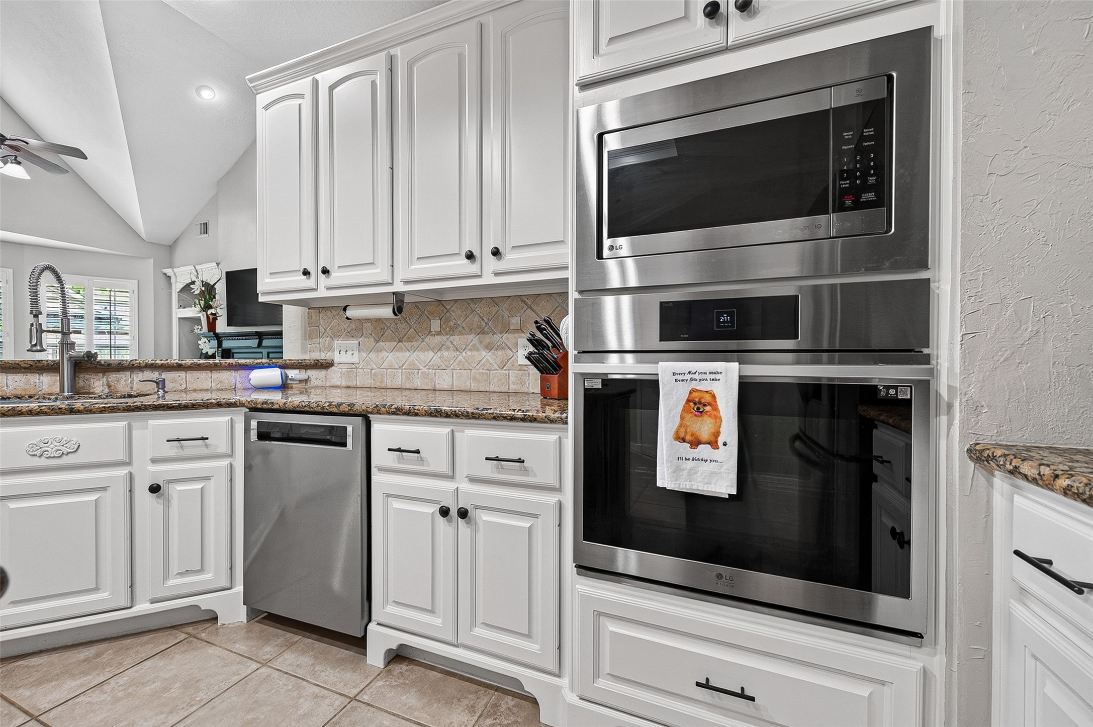 11822 Rue Beaujon Court Tomball, TX 77377 - Photo 19 of 50 Newer stainless appliances.