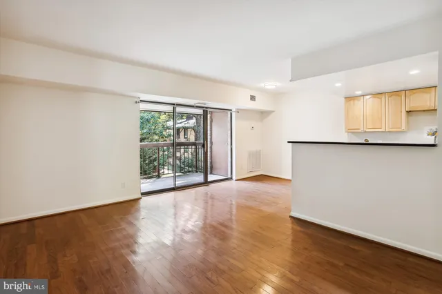 $2,250 | 2255 Castle Rock Square, Unit 21C, Reston, VA 20191