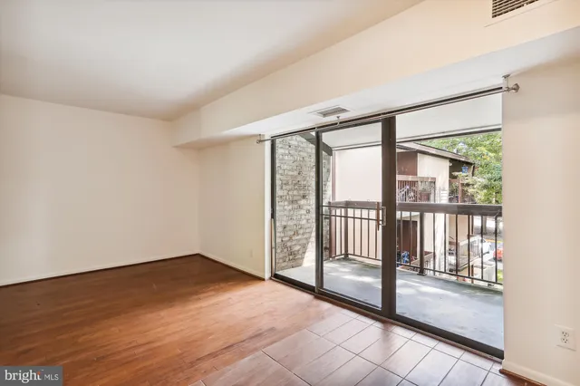 $2,250 | 2255 Castle Rock Square, Unit 21C, Reston, VA 20191