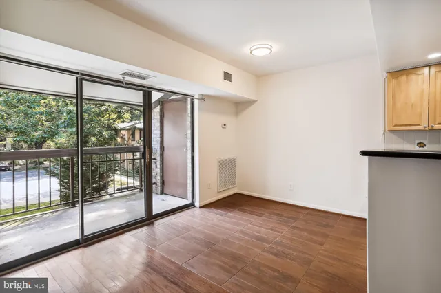 $2,250 | 2255 Castle Rock Square, Unit 21C, Reston, VA 20191