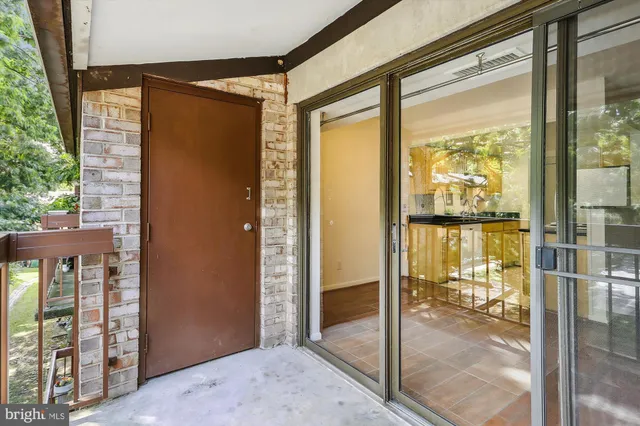 $2,250 | 2255 Castle Rock Square, Unit 21C, Reston, VA 20191