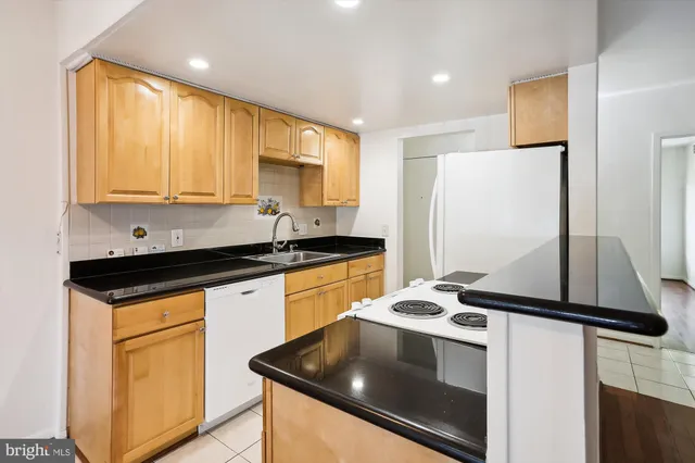 $2,250 | 2255 Castle Rock Square, Unit 21C, Reston, VA 20191