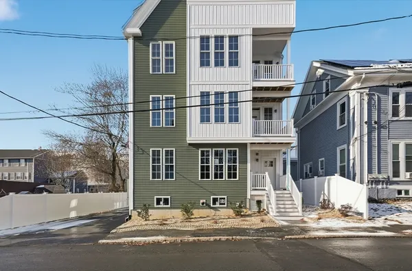 $315,000 | 8 Vine Street, Unit 1, Haverhill, MA 01830