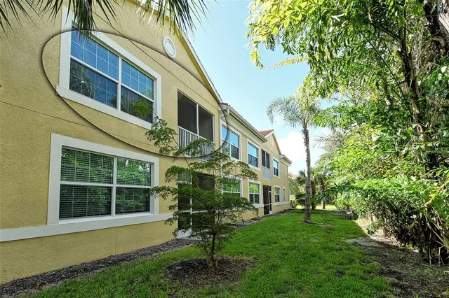 $325,000 | 116 Navigation Circle, Unit 106, Osprey, FL 34229