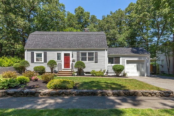 21 Robin Road Wakefield, MA 01880 - Photo 1 of 30 Gallery Image 1