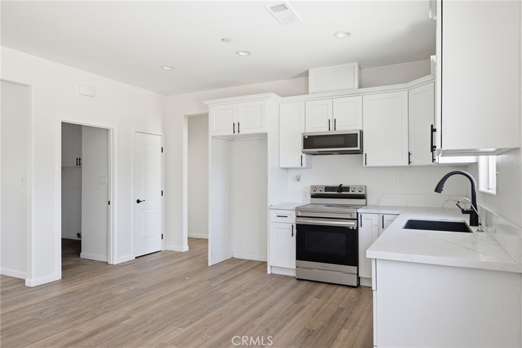 805 Lawson Road Bakersfield, CA 93307 - Photo 10 of 31
