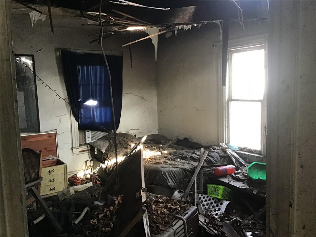 307 Wilson Way Apollo, PA 15613 - Photo 4 of 11 a room with chairs