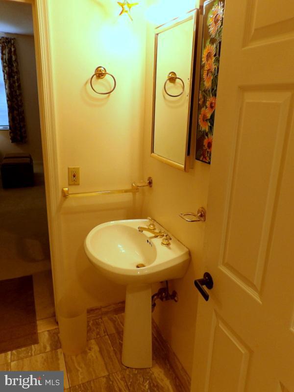 3801 Canterbury Road, Unit 803 Baltimore, MD 21218 - Photo 13 of 33 2nd Bathroom