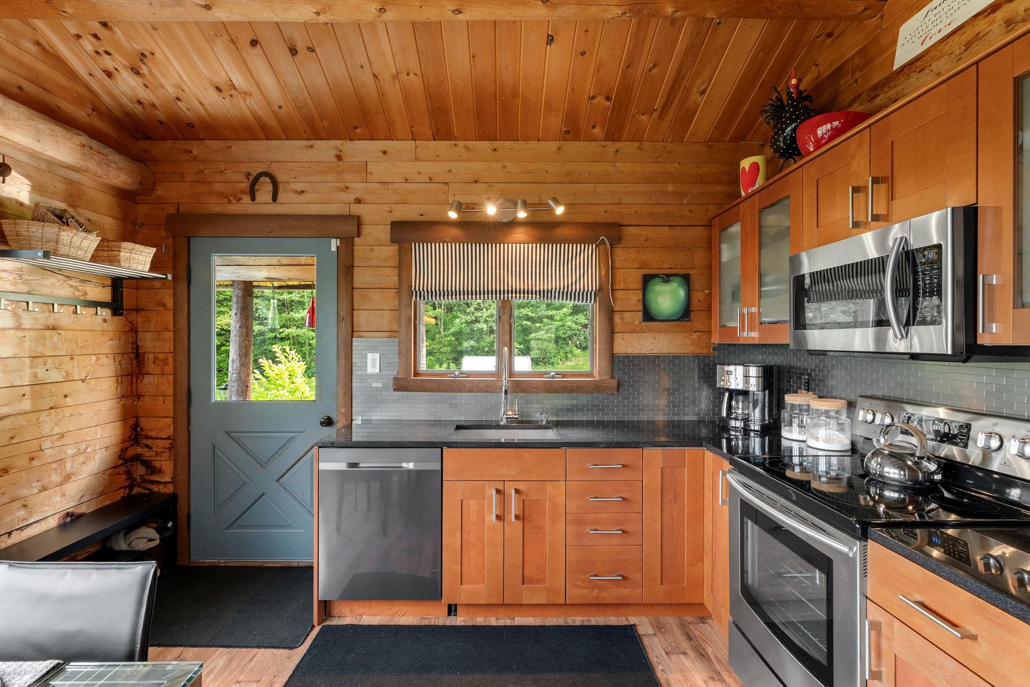 691 Dartt Hill Road Bethel, VT 05032 - Photo 15 of 60