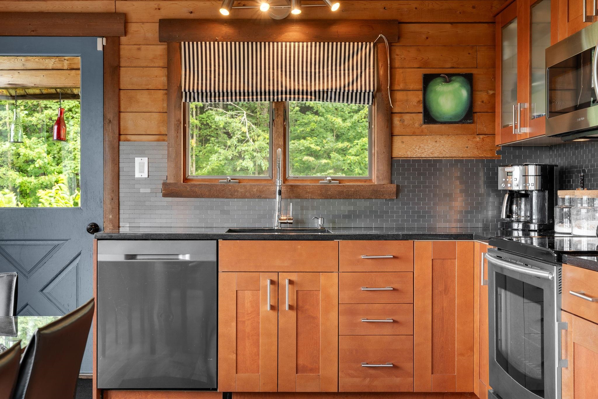 691 Dartt Hill Road Bethel, VT 05032 - Photo 20 of 60