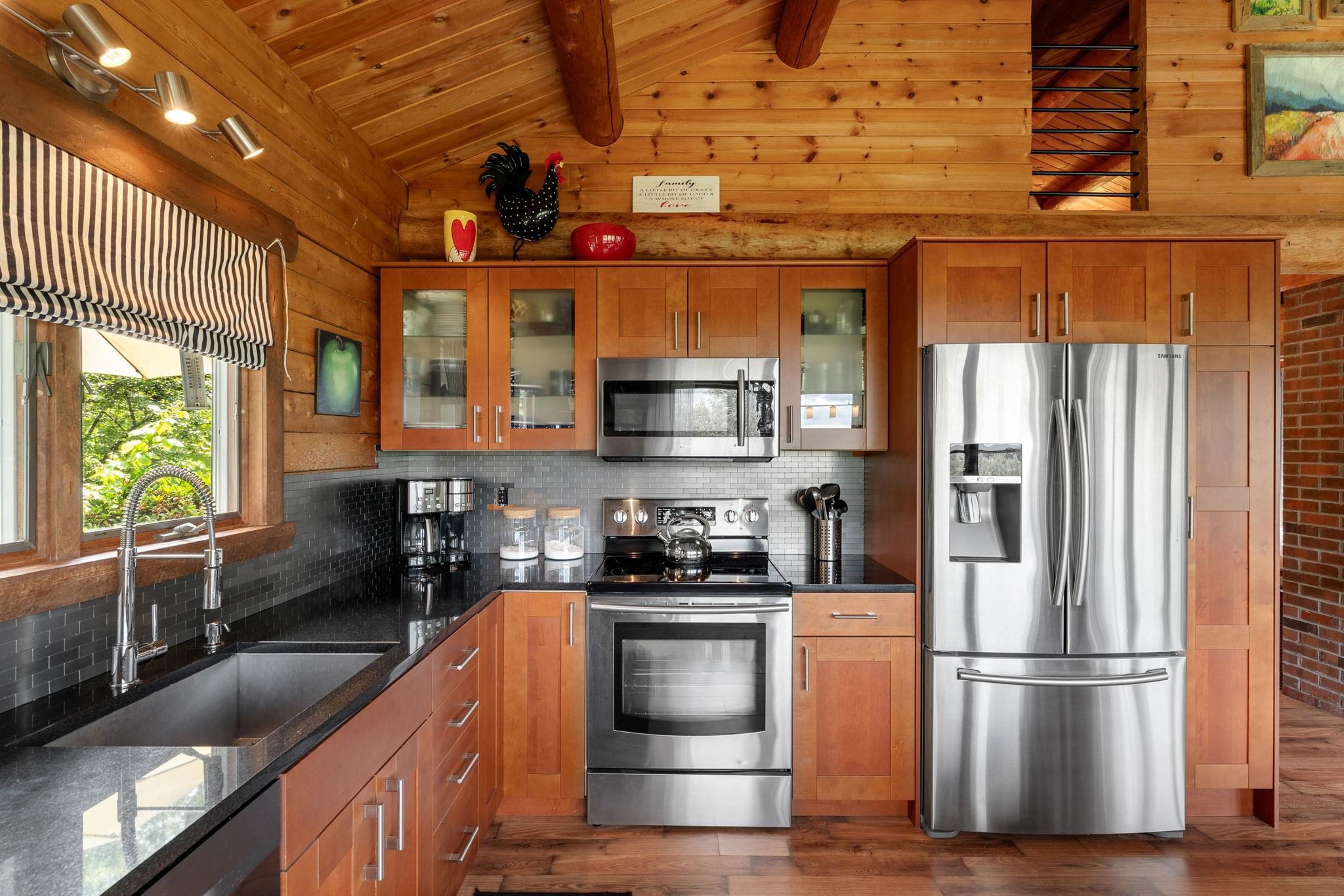 691 Dartt Hill Road Bethel, VT 05032 - Photo 21 of 60