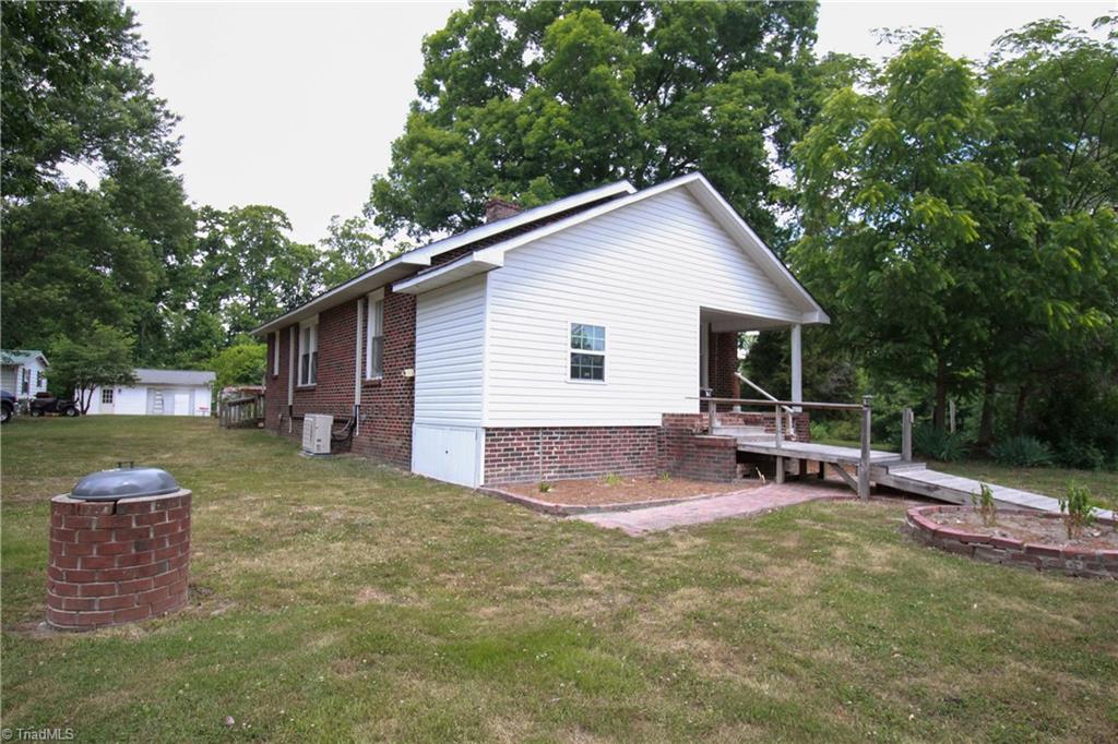 2067 Riverside Circle Eden, NC 27288 - Photo 2 of 50 Gallery Image 2