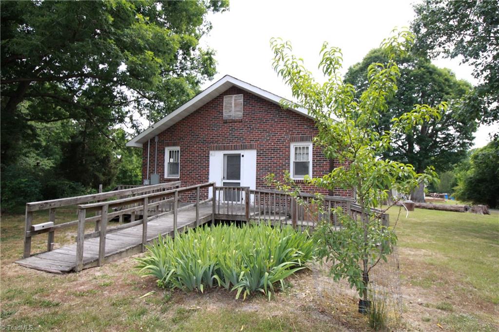 2067 Riverside Circle Eden, NC 27288 - Photo 5 of 50 Gallery Image 5