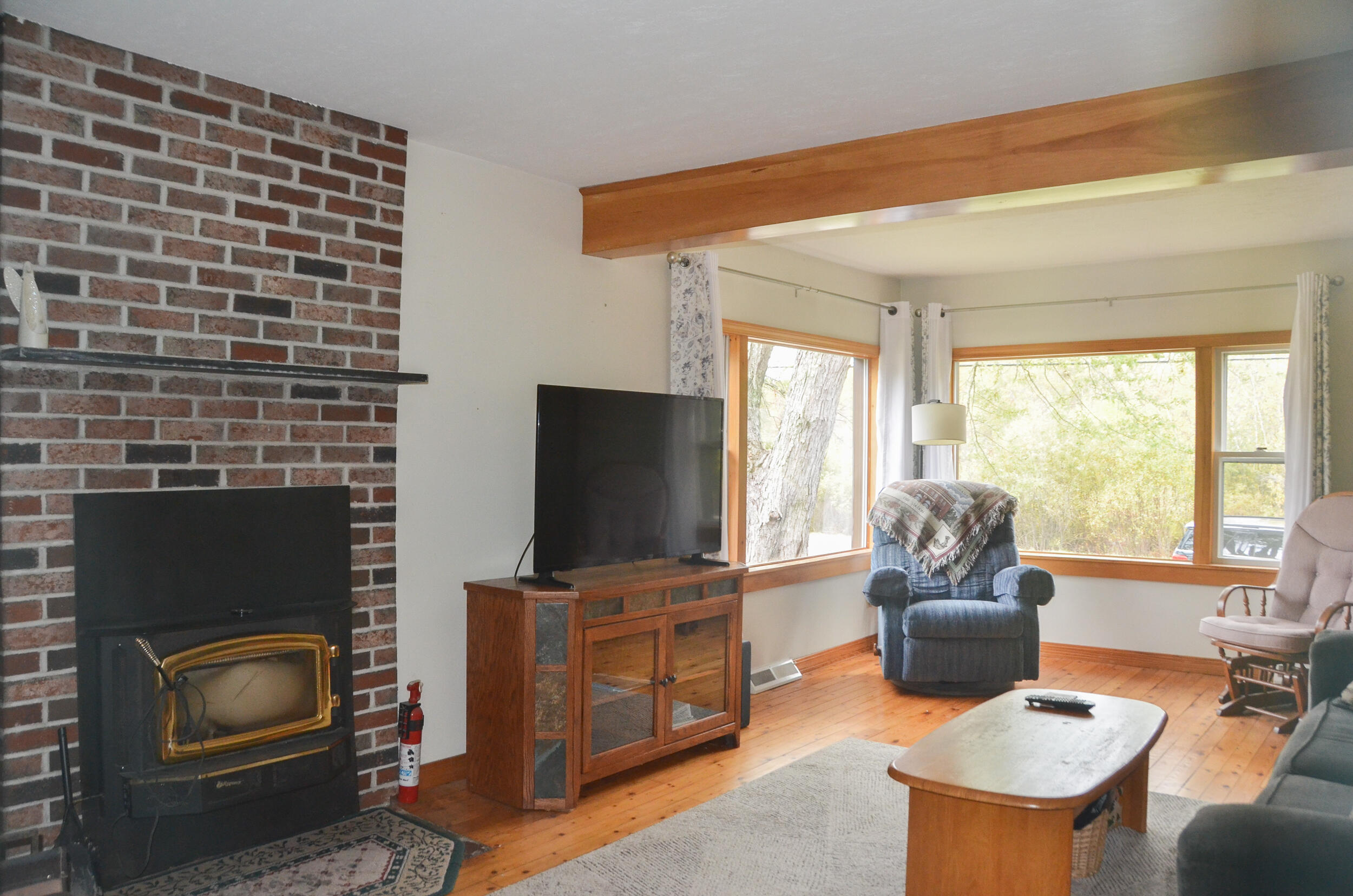 87 Middle Road Augusta, ME 04330 - Photo 18 of 63 Living Room