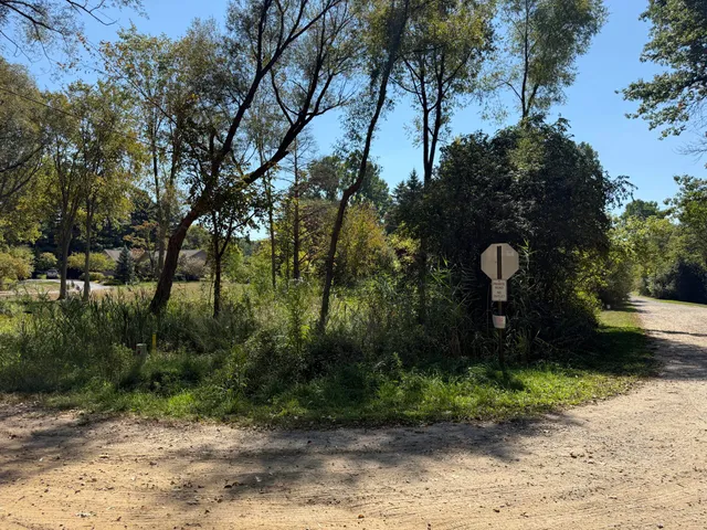 $259,000 | 727 West Maple Road, Milford, MI 48381