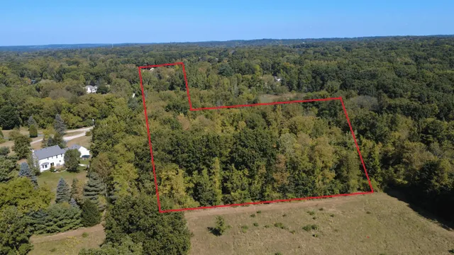 $259,000 | 727 West Maple Road, Milford, MI 48381