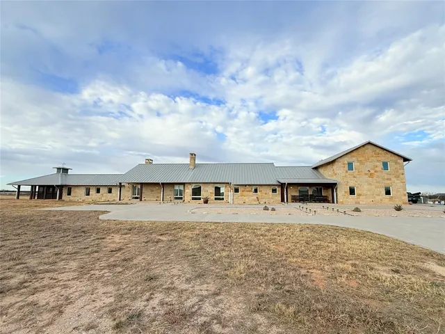 $1,399,000 | 990 County Road 621, Tuscola, TX 79562
