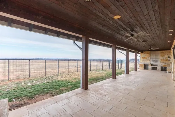 a view of a garage