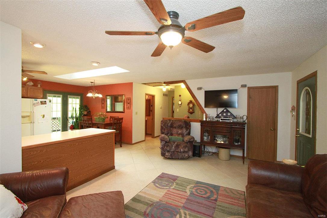 7003 Lockmann Road Collinsville, IL 62234 - Photo 4 of 36