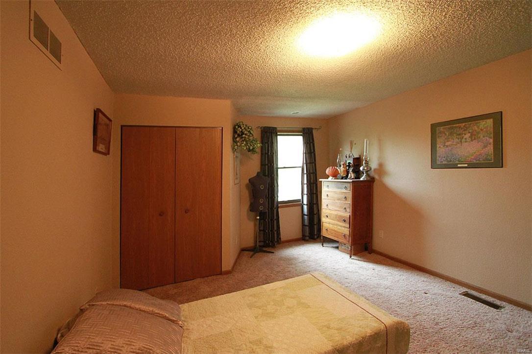 7003 Lockmann Road Collinsville, IL 62234 - Photo 7 of 36