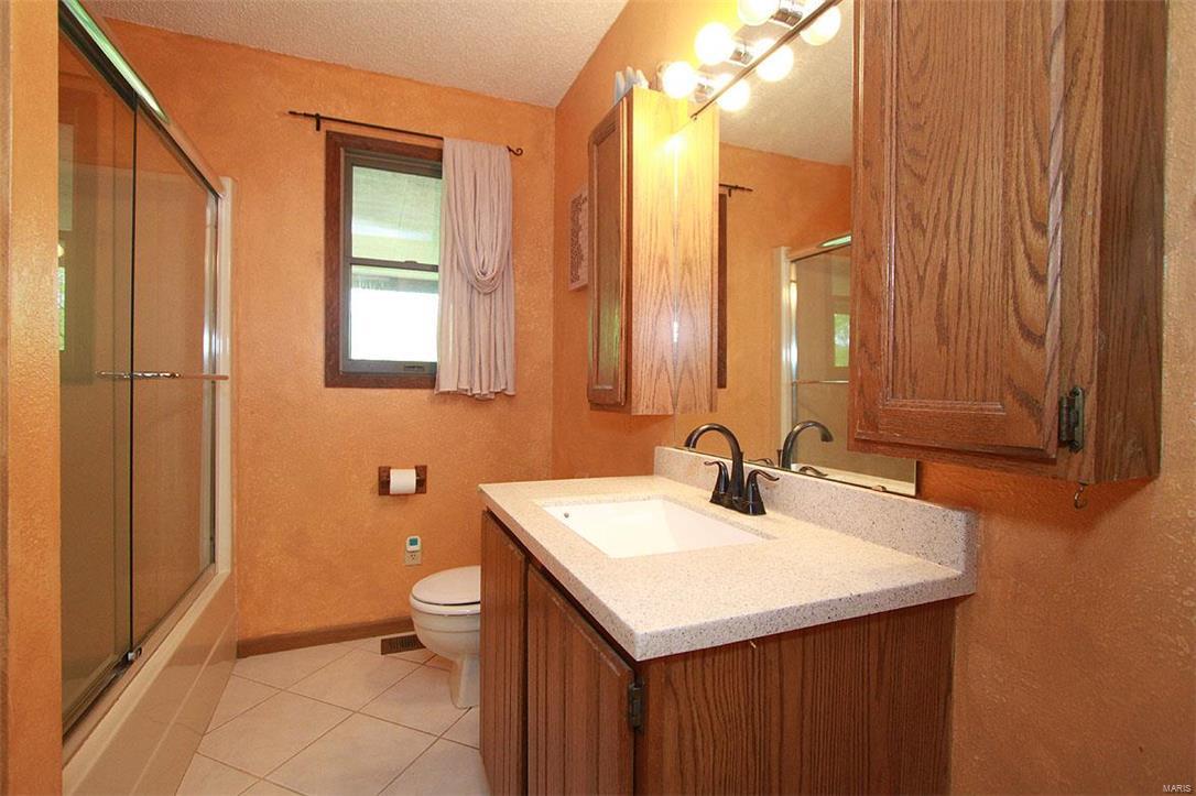 7003 Lockmann Road Collinsville, IL 62234 - Photo 10 of 36