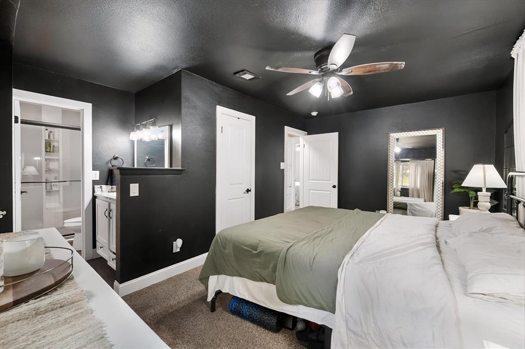 316 Northwest Wintercrest Road Burleson, TX 76028 - Photo 16 of 26 Gallery Image 16