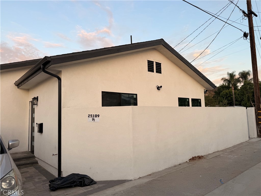 25109 Fourl Road Newhall, CA 91321 - Photo 3 of 26 Gallery Image 3