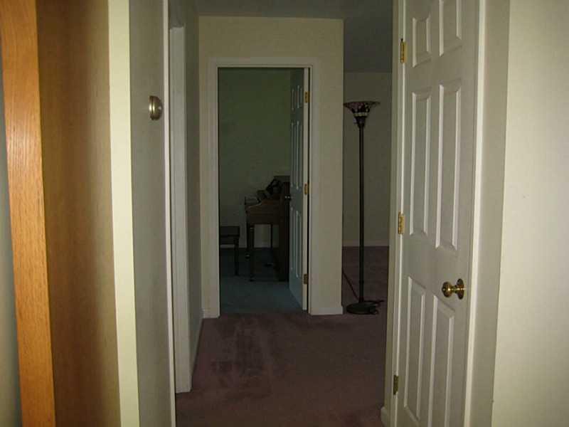 111 Ledge Road, Unit LEDGE South Thomaston, ME 04858 - Photo 24 of 34 Hallway.