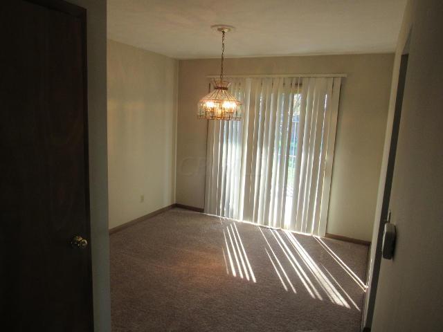 1828 Woodcrest Road Columbus, OH 43232 - Photo 6 of 20 Gallery Image 6