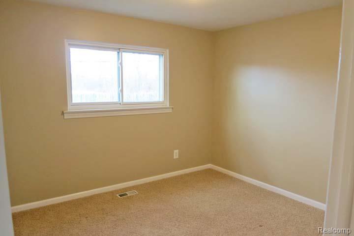 18000 Davidson Road Fraser, MI 48026 - Photo 16 of 26 house16bedroom2.jpg