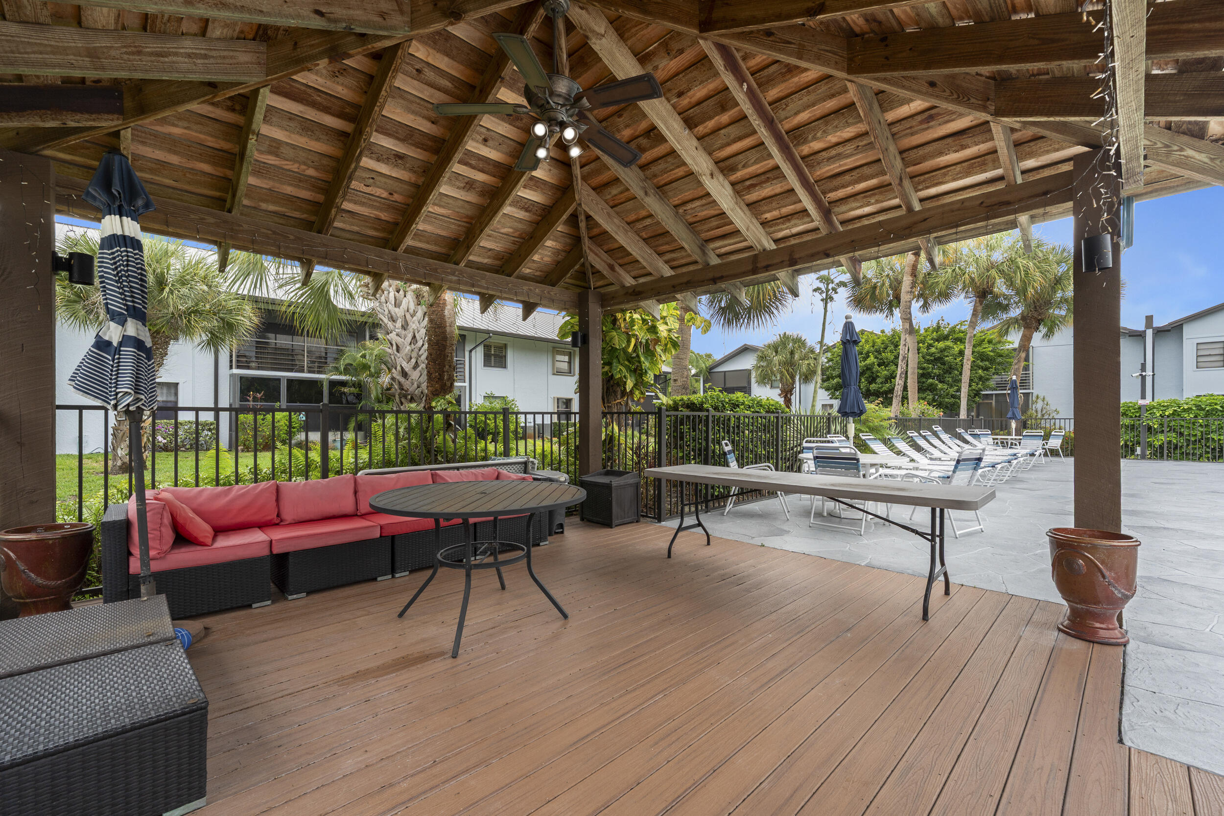 1811 Southwest Palm City Road, Unit A301 Stuart, FL 34994 - Photo 34 of 40 31_park square - hut