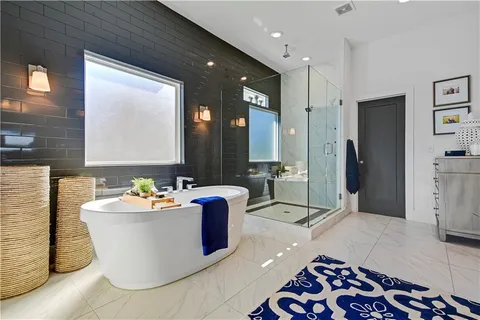 $995,000 | 11510 West 157th Terrace, Overland Park, KS 66221