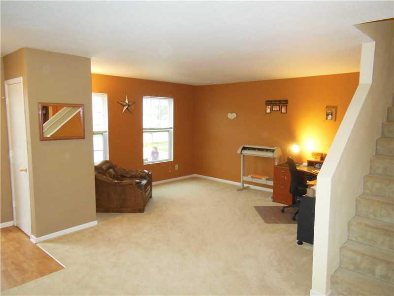2558 Autumn Road Indianapolis, IN 46229 - Photo 4 of 21