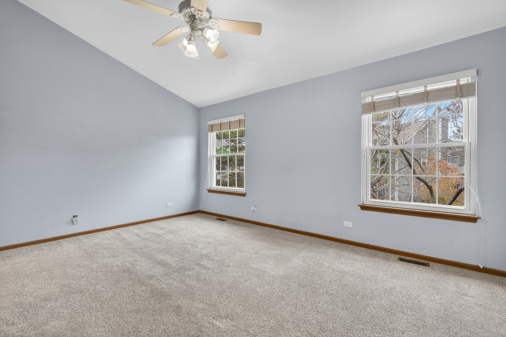 1176 Talbots Lane Elk Grove Village, IL 60007 - Photo 13 of 21 a view of an empty room with a window