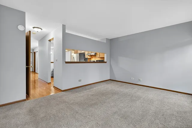 $322,500 | 1176 Talbots Lane, Elk Grove Village, IL 60007