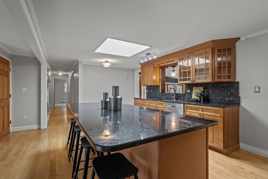 24 Prospect Avenue Saugus, MA 01906 - Photo 4 of 40