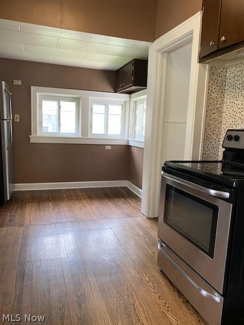 5116 Spencer Road Cleveland, OH 44124 - Photo 4 of 34