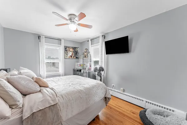 $570,000 | 1811 Kenilworth Avenue, Berwyn, IL 60402