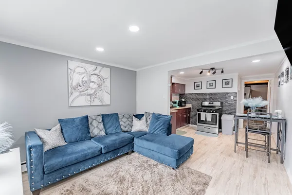 $570,000 | 1811 Kenilworth Avenue, Berwyn, IL 60402