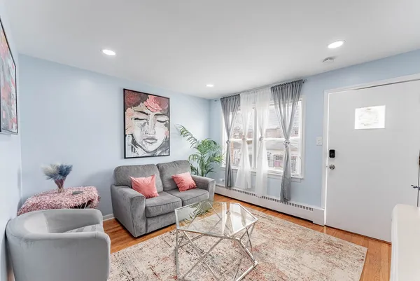 $570,000 | 1811 Kenilworth Avenue, Berwyn, IL 60402